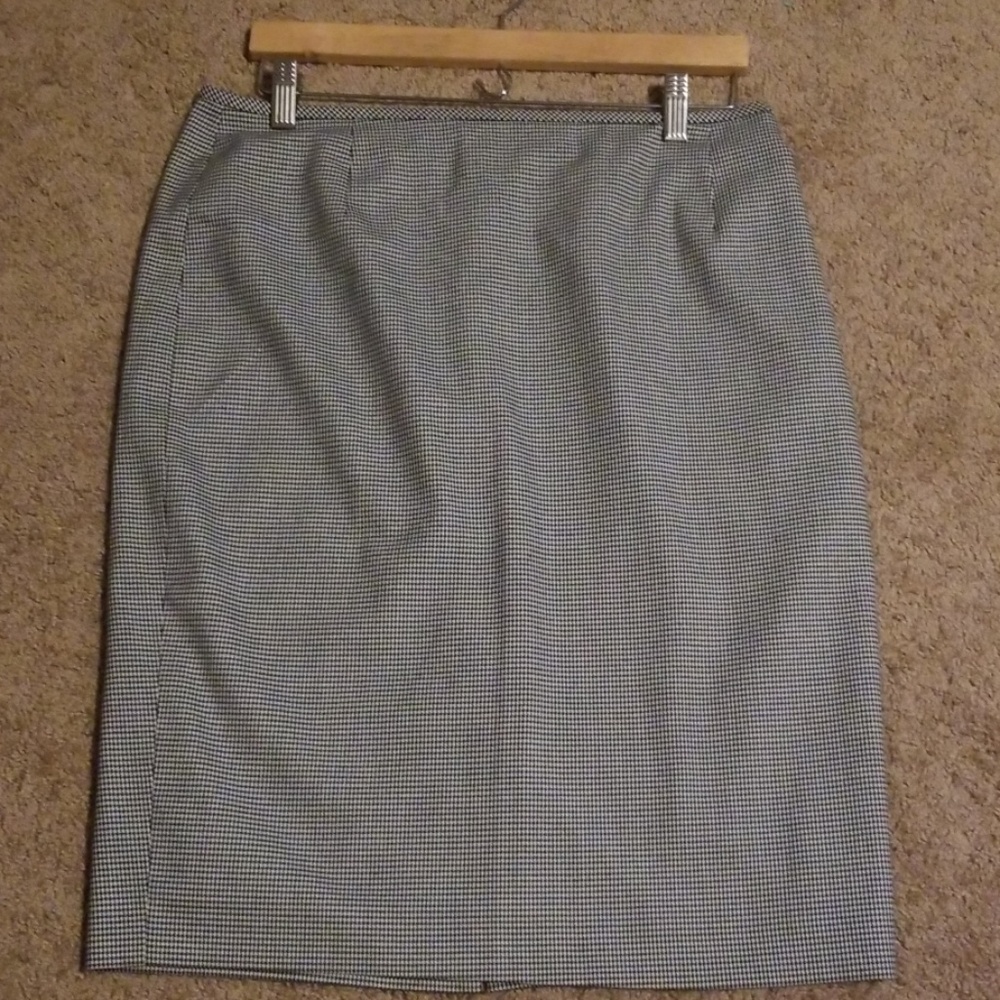 3/$25 Calvin klein houndstooth pencil skirt